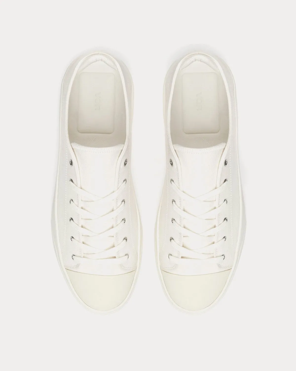 1E Leinweiss Off-White Low Top Sneakers