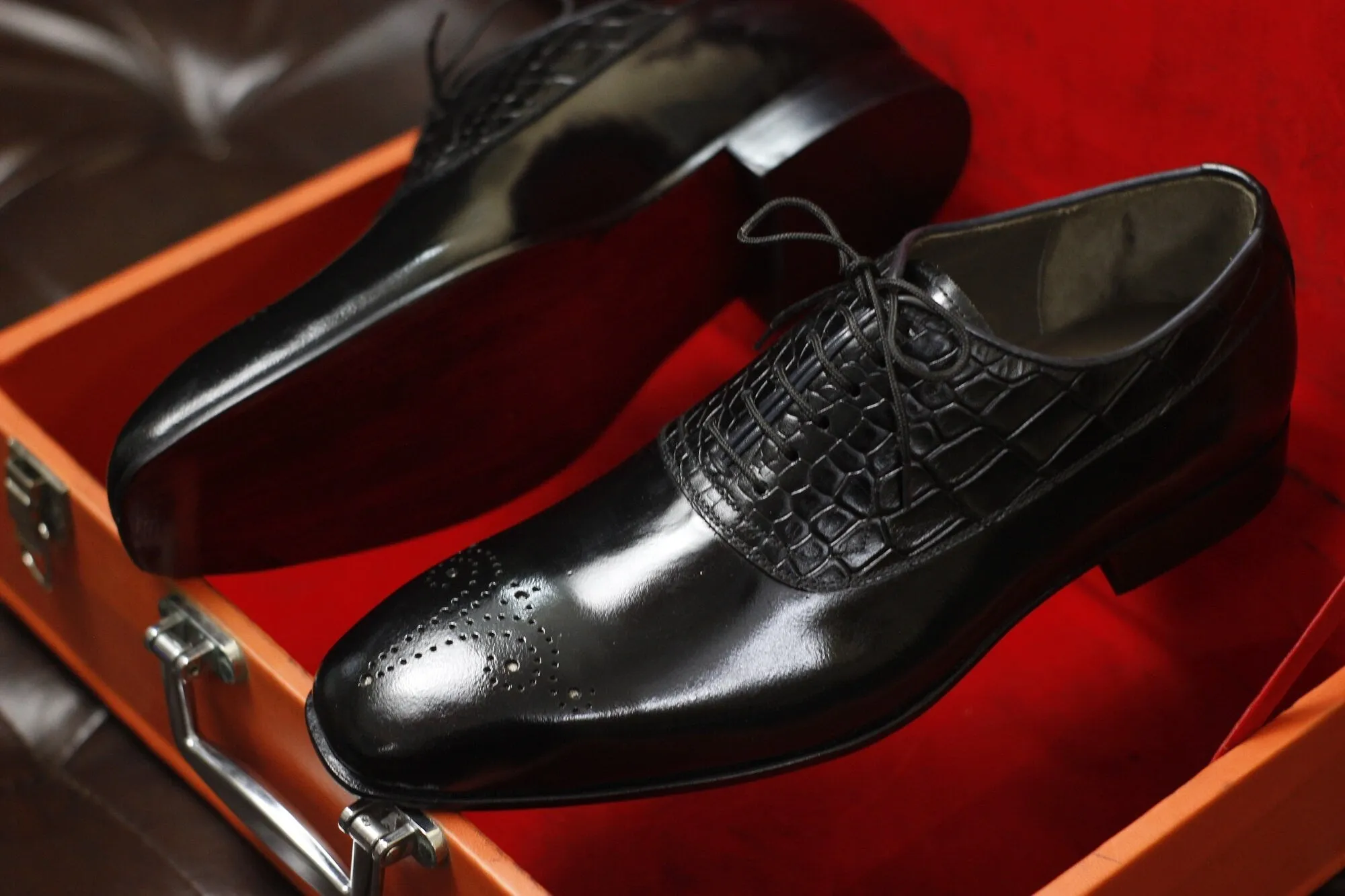 New Men's Handmade Formal Shoes Black Plain And Crocodile Textured Leather Lace Up Stylish Brogue Toe Dress & Formal Wear Shoes
