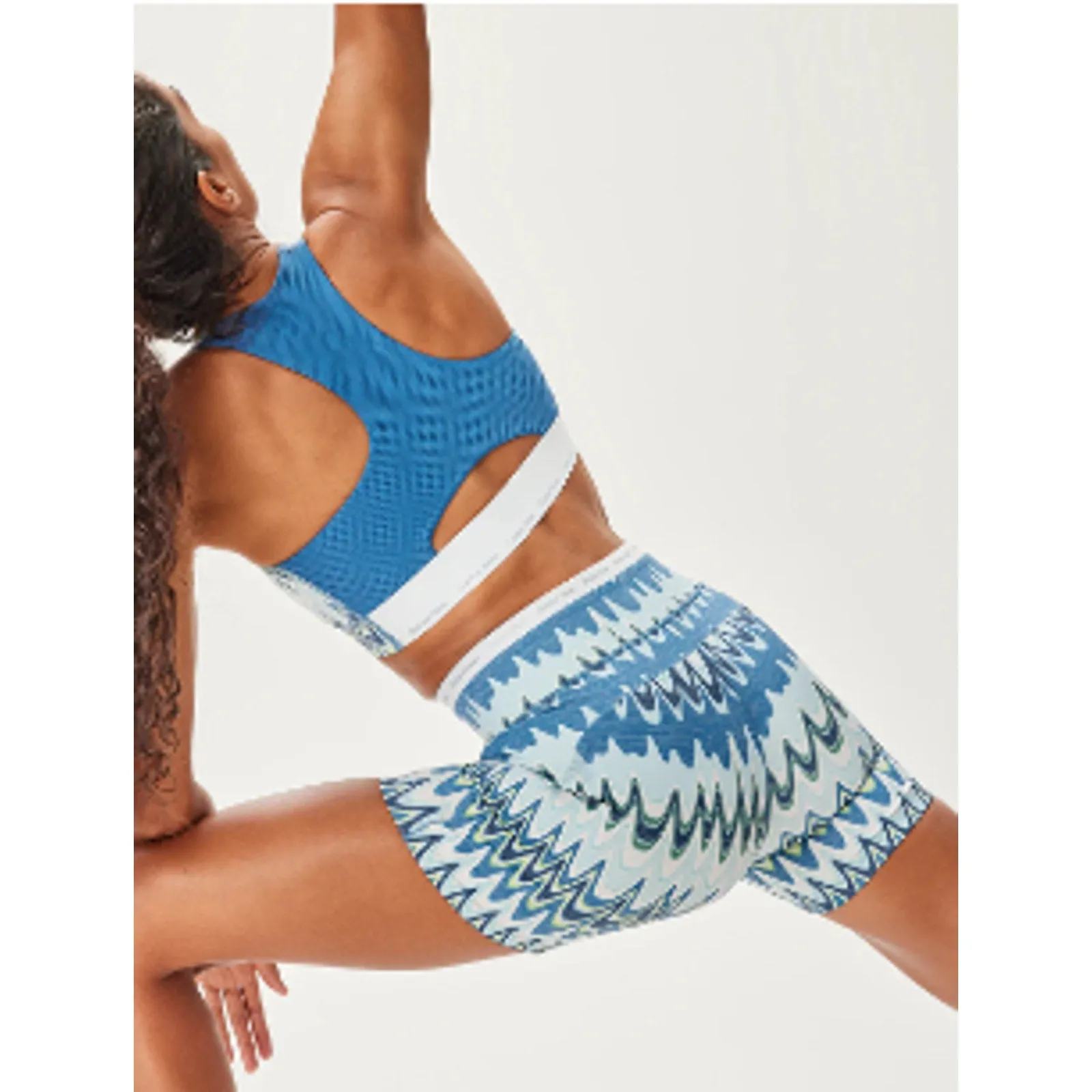 OUTDOOR VOICES Women's TechSweat 5" Thrive Shorts XL Polar Helios