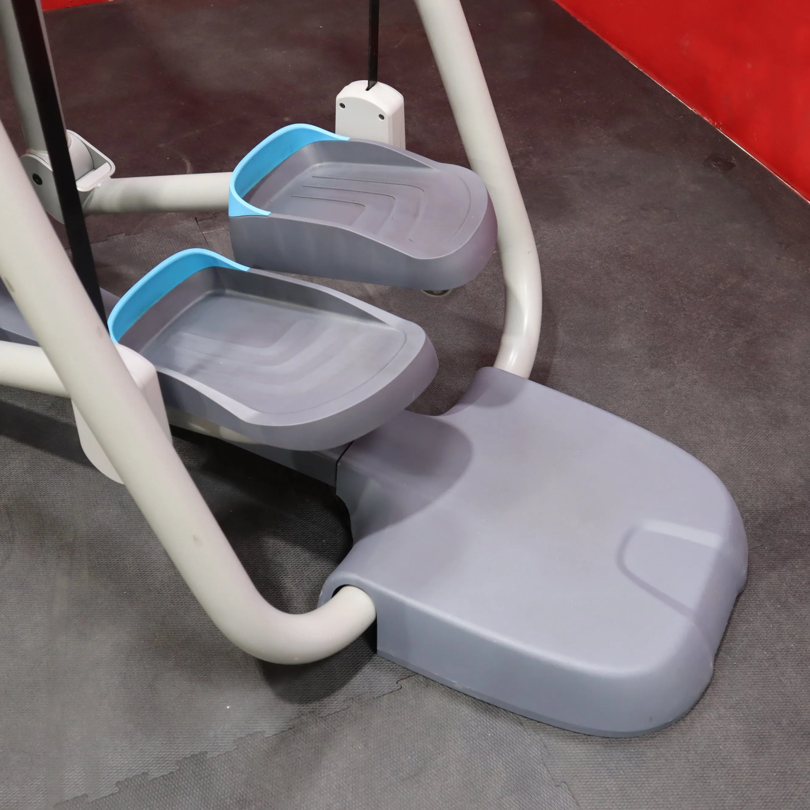 Precor AMT-12 835 Adaptive Motion Trainer (Open Stride) w/P30 Console (Refurbished) *FREE SHIPPING*