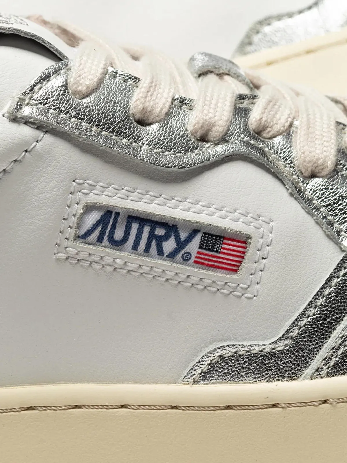 Sneakers Autry Medalist - AULW-WB18