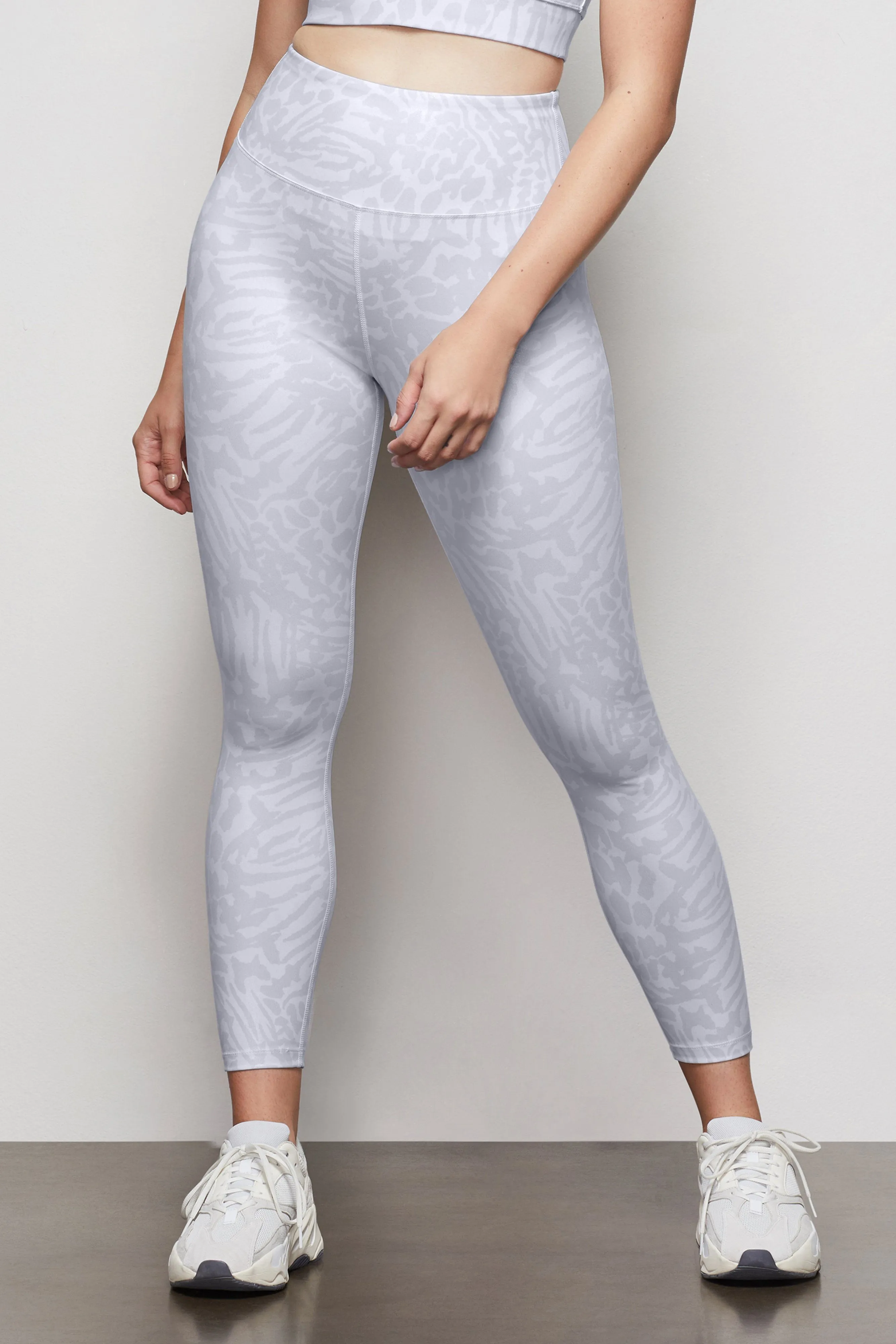 THE ICY LEOPARD LEGGING | WILD OVERCAST001